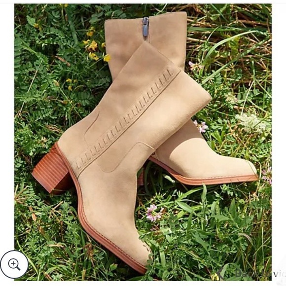 Boots - Picture 2 of 6